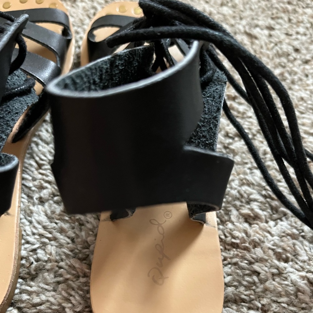 Qupid Black Leather Lace-Up Gladiator Sandals Size 6 - Picture 10 of 11